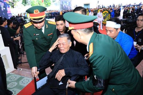 Những kỉ niệm không thể phai mờ với người bạn lớn