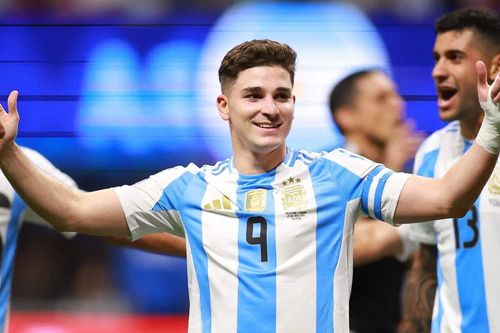 Báo Anh: Trọng tài quá sợ hãi, biến trận Argentina vs Morocco thành 'trò hề'