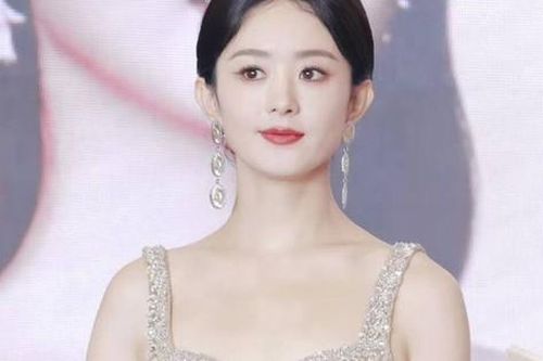 Triệu Lệ Dĩnh phủ nhận tin đồn bỏ bê con trai