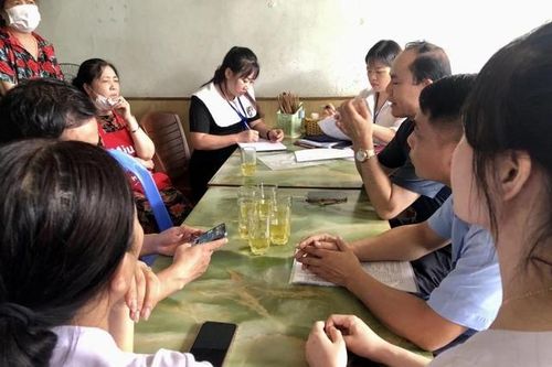 Xử phạt quán cơm bị tố bán thức ăn có giòi cho khách