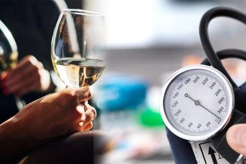 Uống rượu ảnh hưởng đến huyết áp như thế nào?
