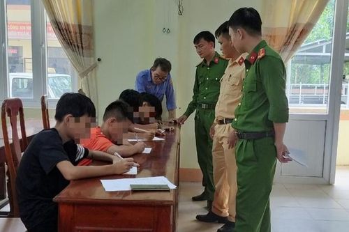 Lại xảy ra tình trạng ném đất, đá lên tàu Bắc - Nam