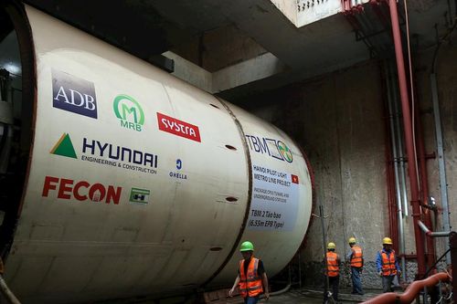'Cỗ máy khổng lồ' sẵn sàng đào hầm đường sắt đô thị Nhổn - ga Hà Nội