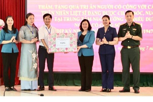 Hà Nội tặng 299.307 suất quà cho người có công với cách mạng và thân nhân
