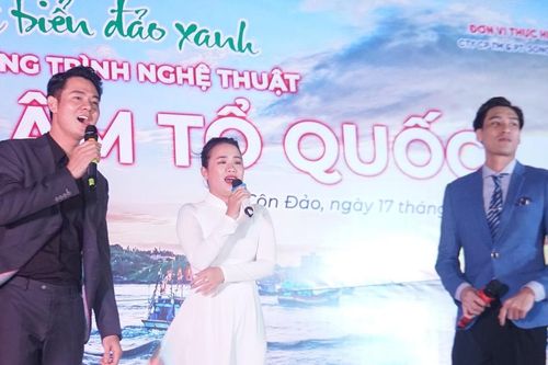 Khi 'Giai điệu Tổ quốc' ngân vang giữa trùng khơi