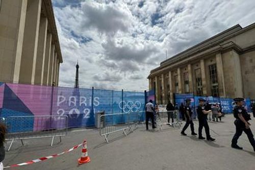 Khai cuộc kịch tính cho Olympic Paris 2024