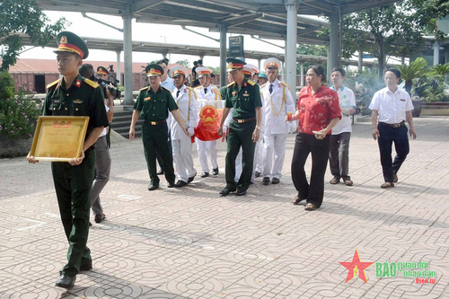 Liệt sĩ Nguyễn Văn Luân được đưa về quê nhà an táng