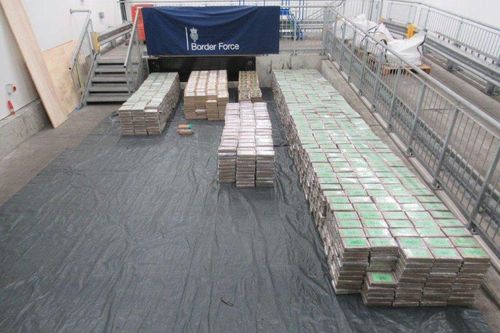 Cảnh sát Tây Ban Nha thu giữ 4 tấn cocaine giấu trong bao gạo