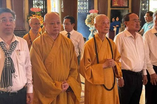 Tri ân và tôn vinh các Anh hùng liệt sĩ, gia đình có công với đất nước