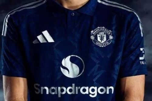 MU ra mắt mẫu áo mới trên sân khách tương đồng áo truyền thống Chelsea