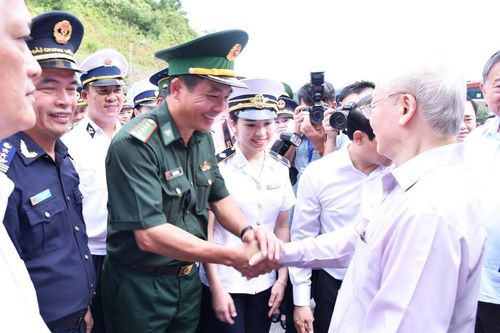 Tổng Bí thư Nguyễn Phú Trọng trong ký ức không phai mờ của quân dân biên giới
