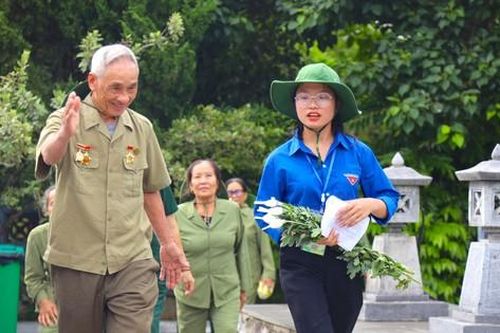 Hàng nghìn người về tri ân anh hùng liệt sĩ ở 'tọa độ lửa' Truông Bồn