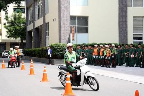 Nâng cao kỹ năng và văn hóa giao thông cho đoàn viên áo lính