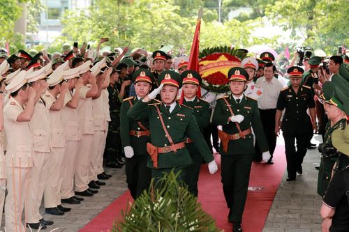 Tháng 7 nghĩa nặng tình sâu