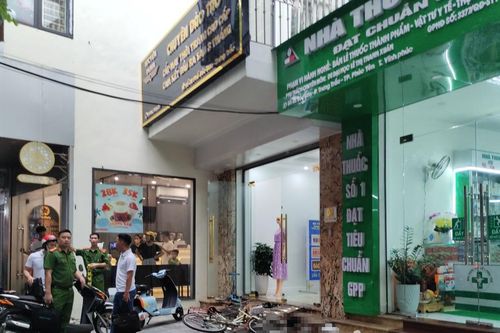 Nghi vấn ghen tuông, người đàn ông đâm gục vợ cũ trên phố ở Vĩnh Phúc