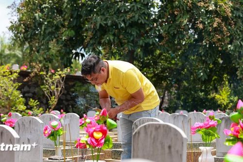 Tháng Bảy tri ân các anh linh liệt sỹ của tình đoàn kết sắt son Việt-Lào