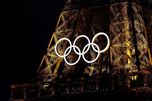 Chùm ảnh khai mạc Olympic 2024 với bữa tiệc ánh sáng hoành tráng trên sông Seine