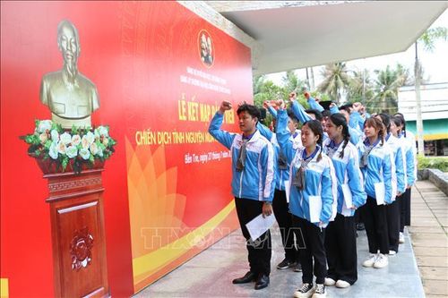 14 sinh viên tham gia Chiến dịch tình nguyện Mùa Hè Xanh được kết nạp Đảng