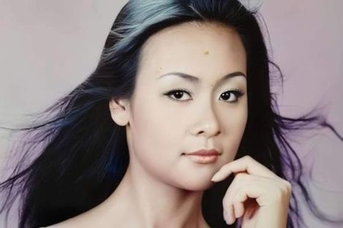 Hoa hậu Bảo Ngọc vô tình phát hiện bị ung thư, phải qua 16 lần hóa trị, uống thuốc 10 năm