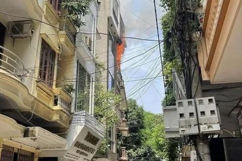 Hà Nội: Cháy căn nhà cao tầng tại quận Cầu Giấy