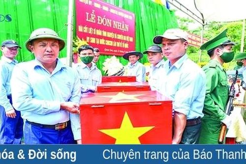 Trở về với 'đất mẹ'