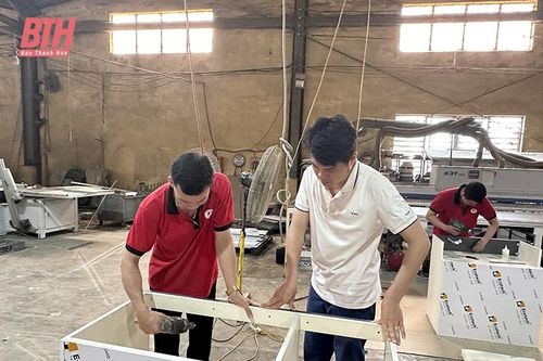 Công ty CP Thiết bị giáo dục Hồng Đức - điểm sáng trong phong trào thi đua 'Lao động giỏi, lao động sáng tạo'