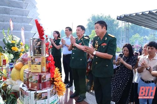 Dâng hương tưởng nhớ các Anh hùng liệt sỹ và tri ân các doanh nhân cựu chiến binh