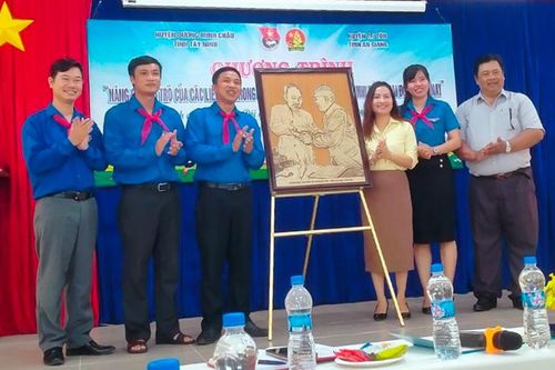 Hội đồng Đội huyện Tri Tôn học tập kinh nghiệm tại tỉnh Tây Ninh