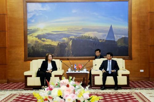 Bí thư Tỉnh ủy Đặng Xuân Phong tiếp Đoàn đại biểu nước Cộng hòa Đô-mi-ni-ca-na