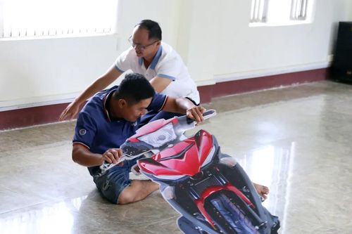 Hăng say luyện tập chuẩn bị Hội thi 'Tuyên truyền an toàn giao thông'