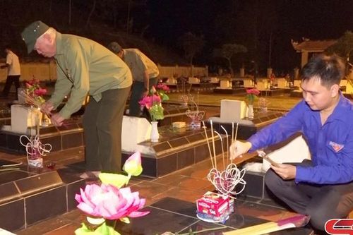 Huyện Quỳnh Nhai viếng các Anh hùng liệt sĩ