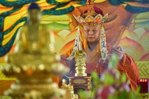 Khóa lễ cầu nguyện hồi hướng đến anh linh chư vị anh hùng, liệt sĩ tại Đền Bến Dược
