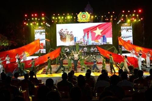 Lắng đọng đêm giao lưu nghệ thuật 'Giữ trọn lời thề - Nối những dòng sông'