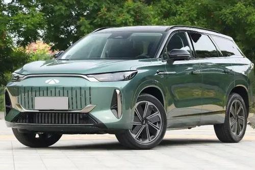 Chery Fulwin T10 là xe hybrid sạc điện chạy được xa nhất