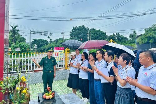 Hành trình 'Tôi yêu Tổ quốc tôi' tại Hướng Phùng