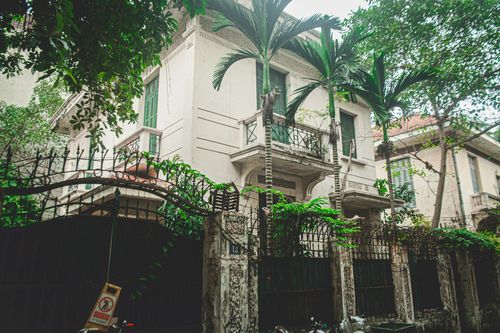 Bộ trưởng Quốc phòng và Công an được thuê biệt thự công vụ không quá 4 tầng