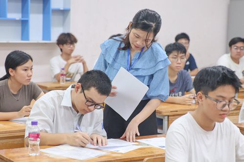 Hà Nội đề xuất tăng học phí 24 trường công lập chất lượng cao, tự chủ tài chính