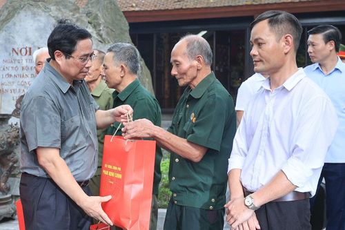 Thủ tướng: Chính sách với người có công luôn luôn được ưu tiên hàng đầu