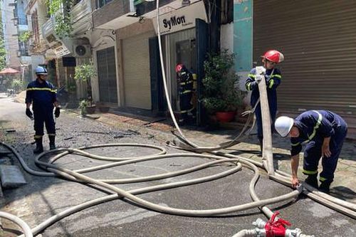 Kịp thời khống chế đám cháy trên tầng cao ở quận Cầu Giấy