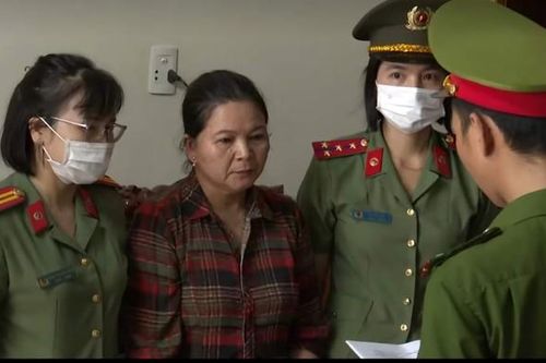 Bắt người phụ nữ 53 tuổi cho vay lãi suất 'khủng'