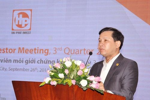 Hàng loạt lãnh đạo doanh nghiệp bất động sản lớn từ nhiệm
