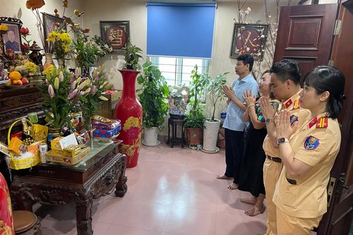 Tri ân các đồng chí, đồng đội nhân kỉ niệm 77 năm Ngày Thương binh - Liệt sỹ