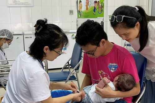 Số ca ho gà gia tăng: Có đáng lo ngại?