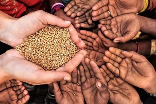 Có nên thay đổi cách làm từ thiện?