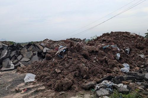 Đại lộ Thăng Long lại bị 'trạc thải tặc' tấn công