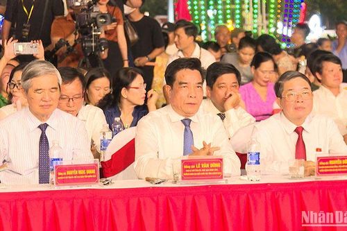 Kỷ niệm 120 năm ngày sinh Bà mẹ Việt Nam Anh hùng Nguyễn Thị Thứ