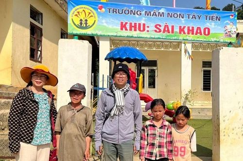 Nhà văn Nguyễn Xuân Thủy: Cuộc sống còn nhiều cánh cửa chờ mình hé mở