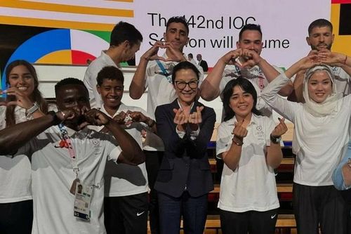 'Đả nữ châu Á' Dương Tử Quỳnh kêu gọi ủng hộ Đội tuyển Olympic người tị nạn