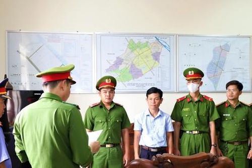 Bắt Phó ban Quản lý các khu công nghiệp tỉnh Hậu Giang