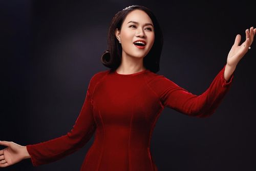 NSND Mai Hoa, NSND Tấn Minh biểu diễn trong đêm nhạc tri ân anh hùng, liệt sĩ